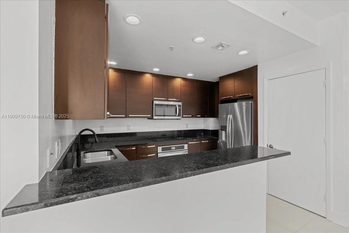 3030 NE 188 Street # 604, Aventura FL 33180 — 7