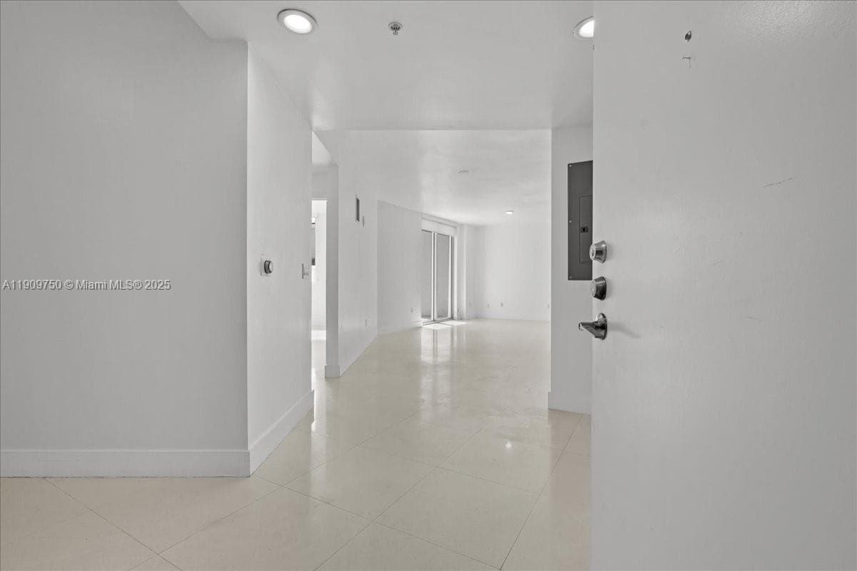 3030 NE 188 Street # 604, Aventura FL 33180 — 3
