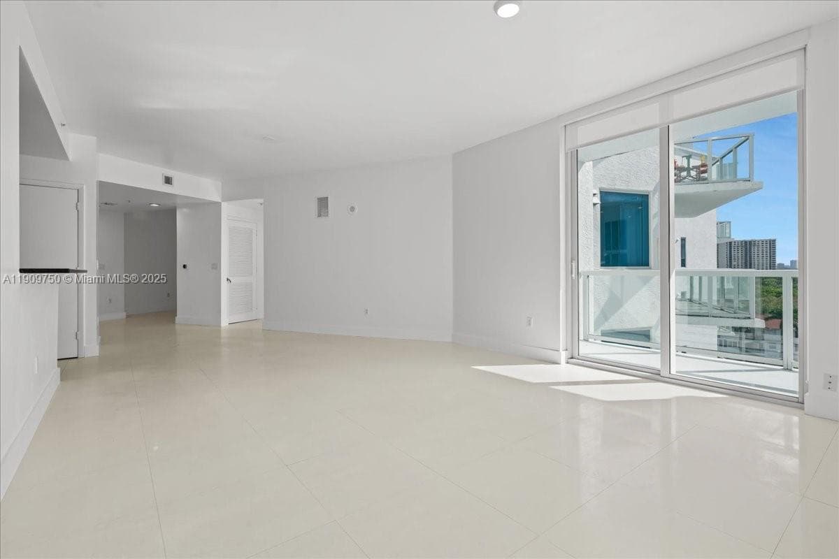 3030 NE 188 Street # 604, Aventura FL 33180 — 1