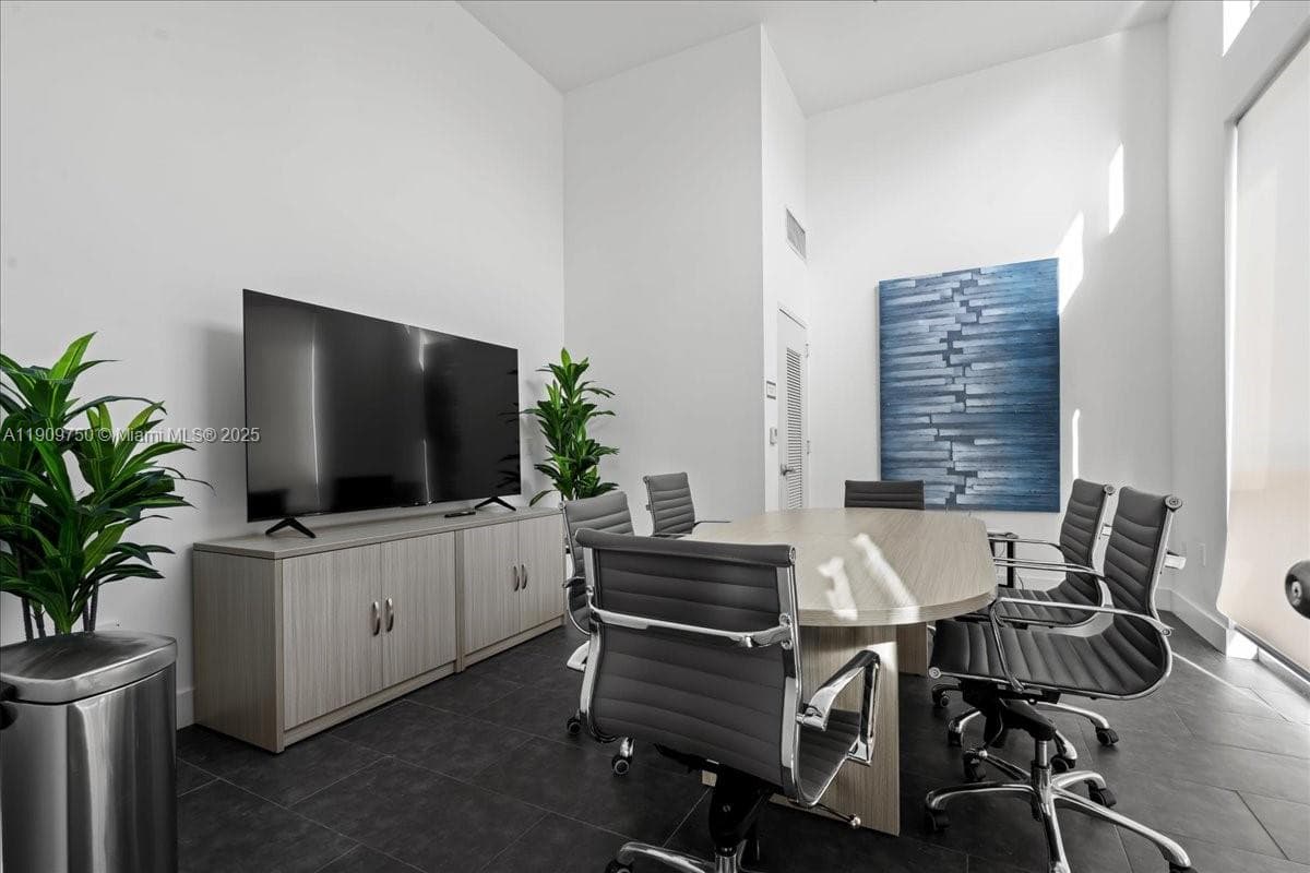 3030 NE 188 Street # 604, Aventura FL 33180 — 19