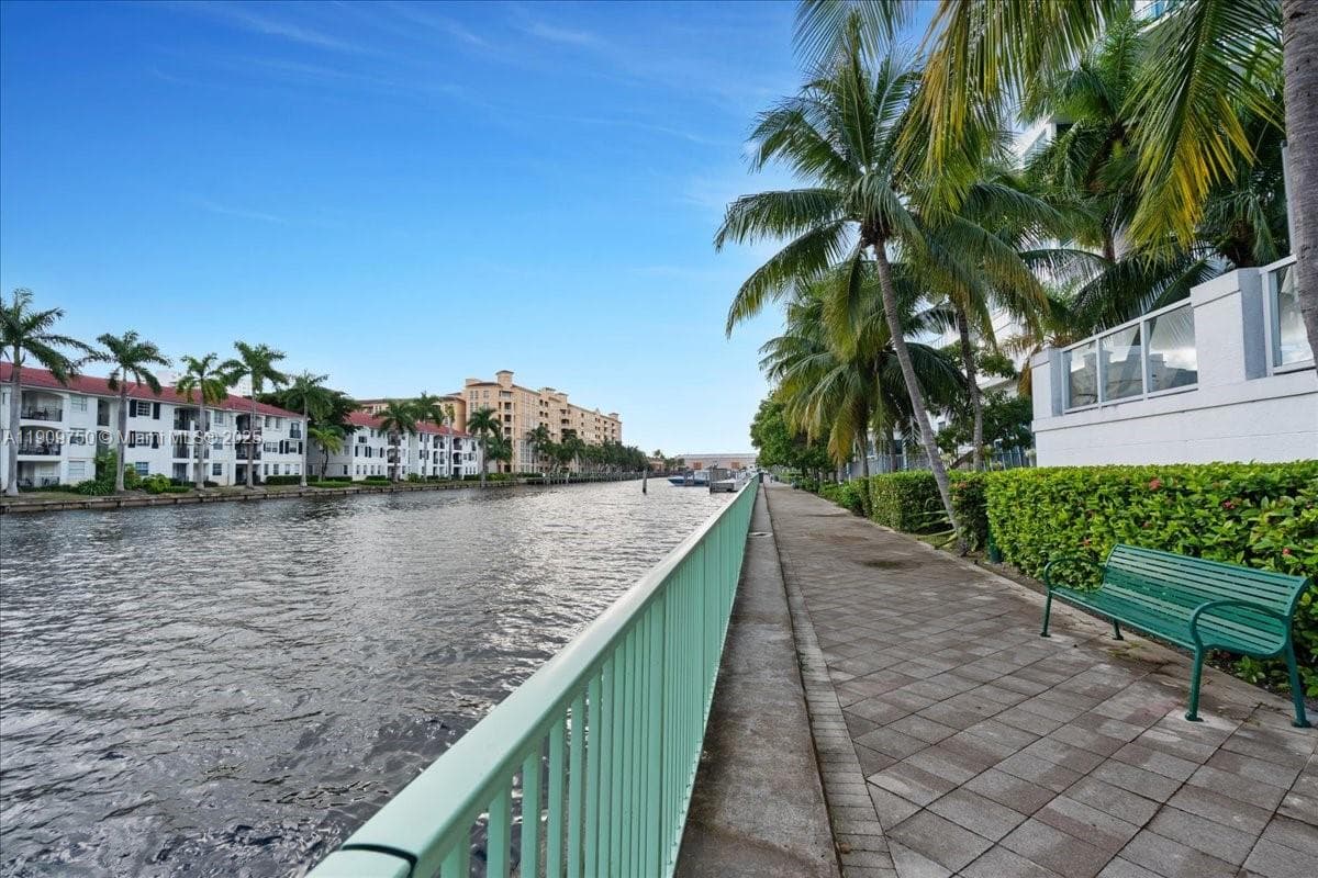 3030 NE 188 Street # 604, Aventura FL 33180 — 21
