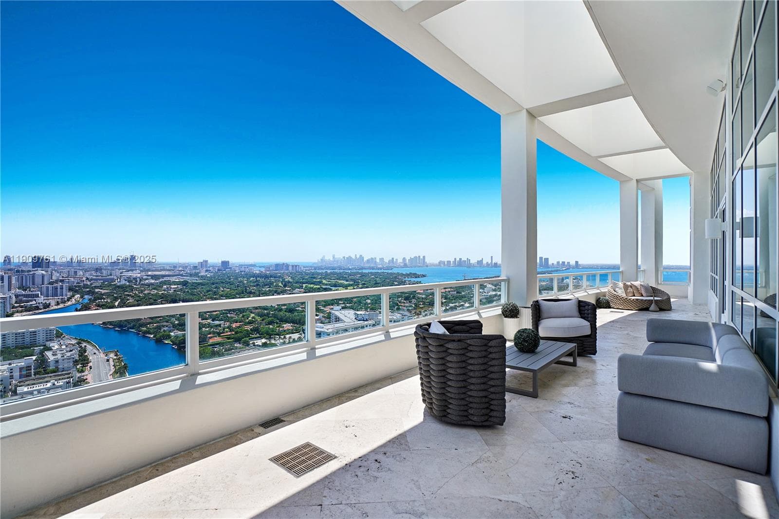 4401 Collins Ave, Miami Beach FL 33140 — 6