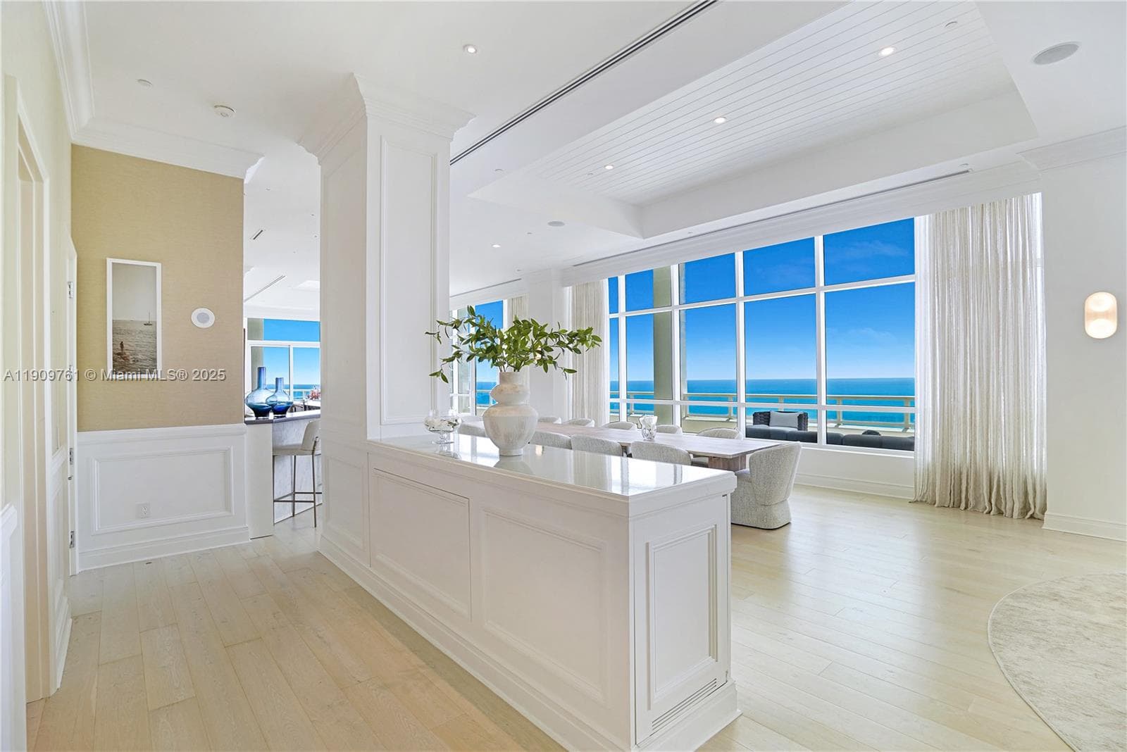4401 Collins Ave, Miami Beach FL 33140 — 17