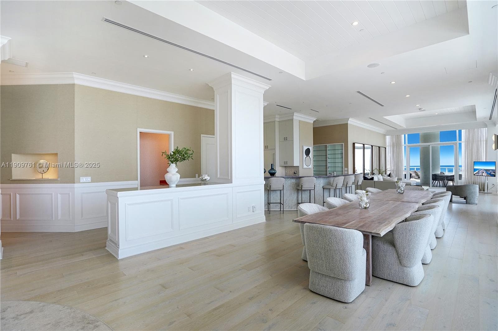 4401 Collins Ave, Miami Beach FL 33140 — 22