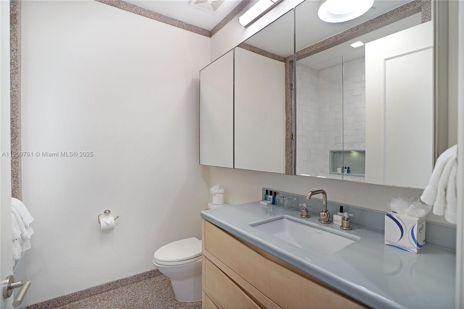 4401 Collins Ave, Miami Beach FL 33140 — 77