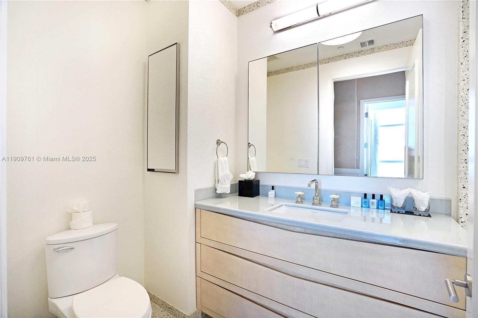 4401 Collins Ave, Miami Beach FL 33140 — 61