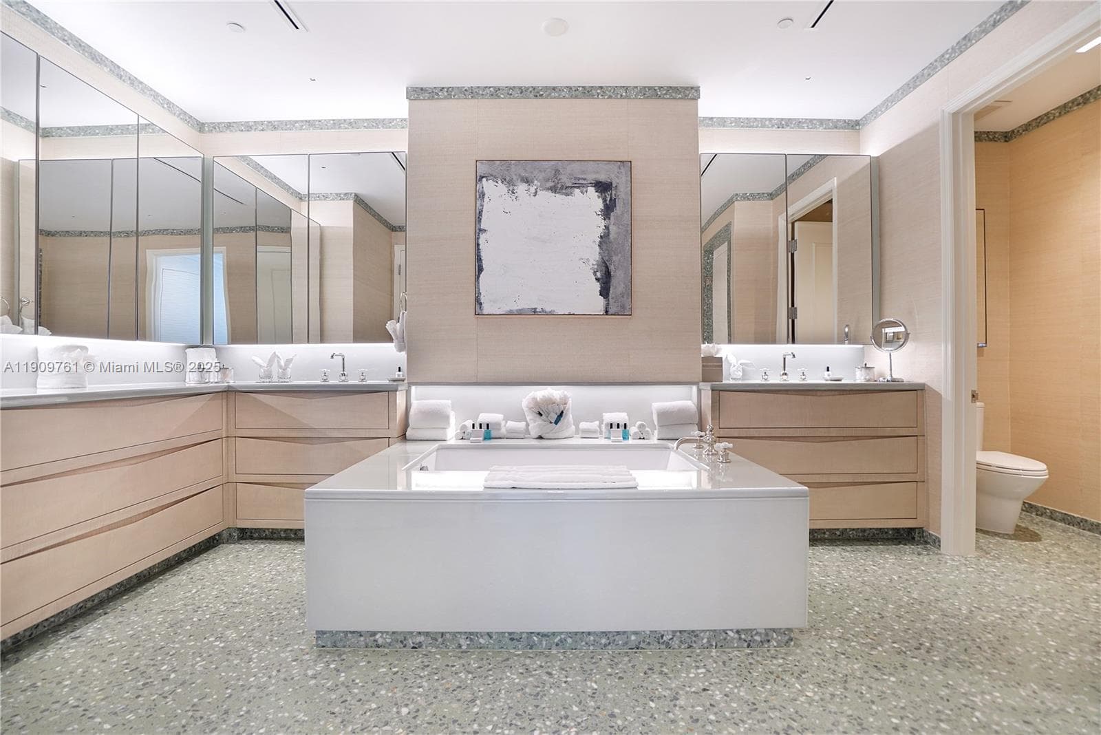 4401 Collins Ave, Miami Beach FL 33140 — 55