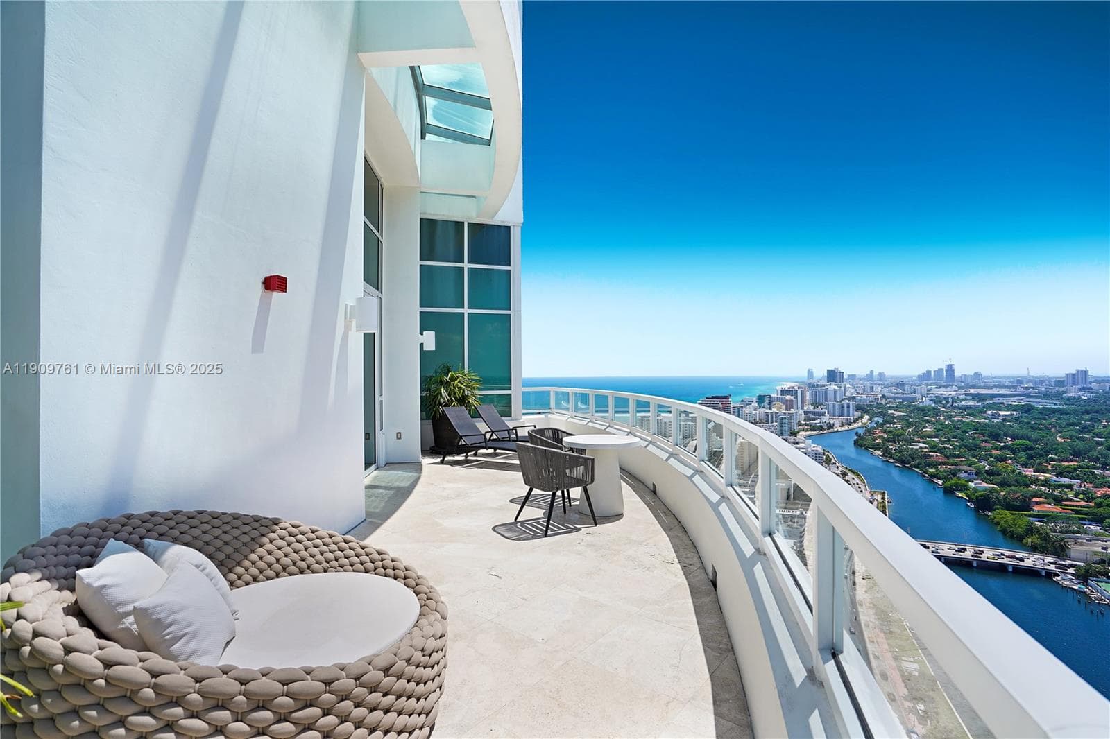 4401 Collins Ave, Miami Beach FL 33140 — 44