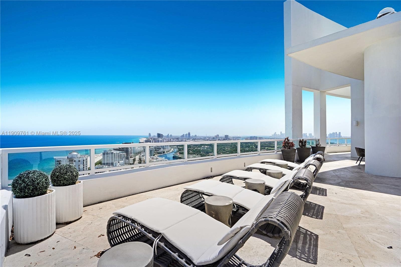 4401 Collins Ave, Miami Beach FL 33140 — 40