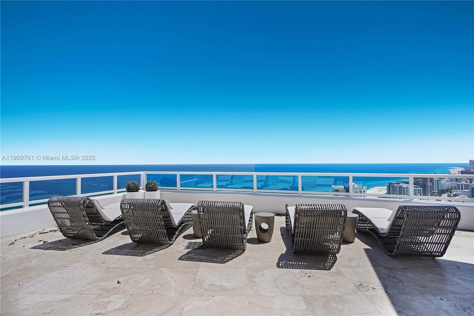 4401 Collins Ave, Miami Beach FL 33140 — 39