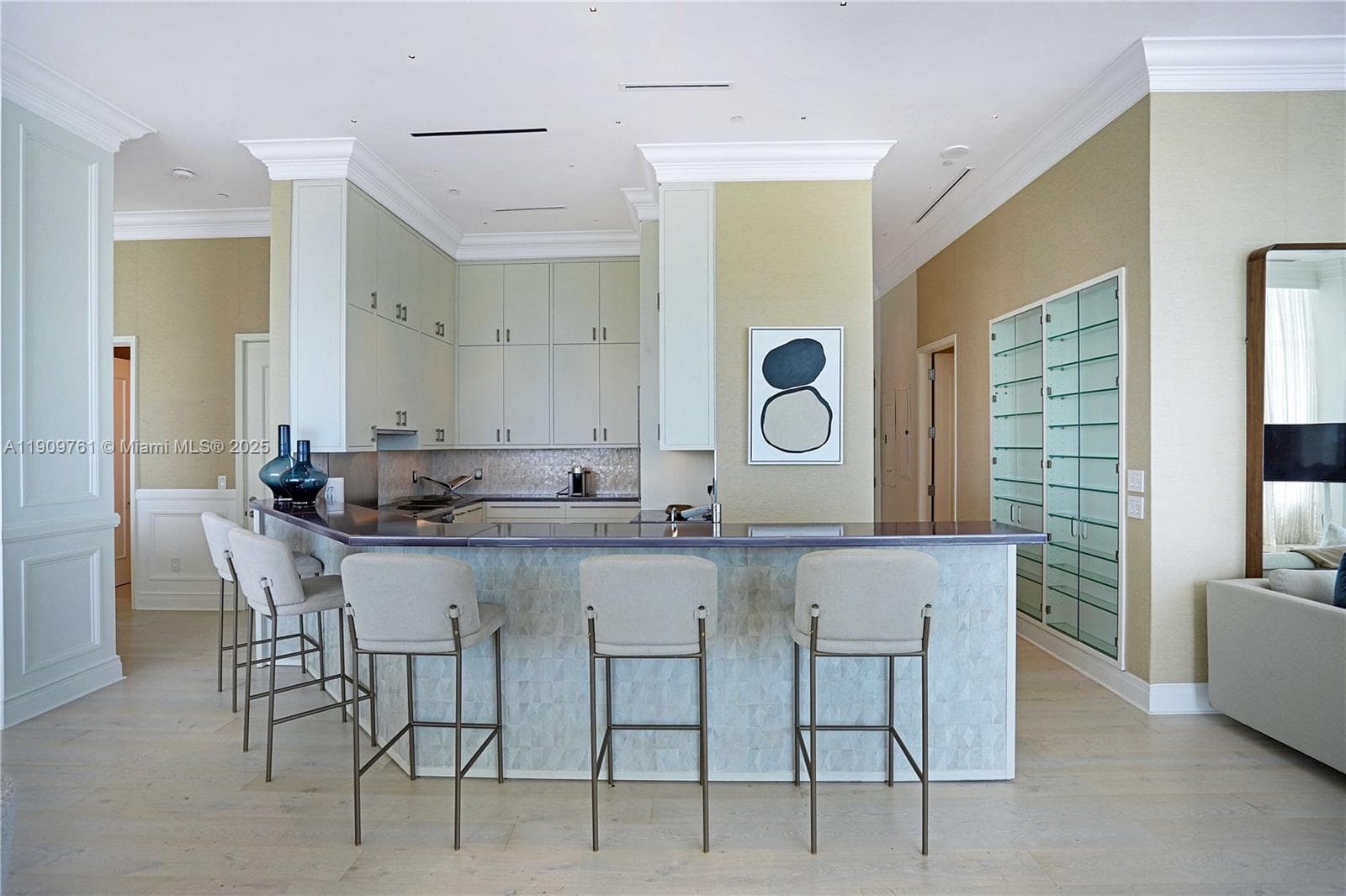 4401 Collins Ave, Miami Beach FL 33140 — 29