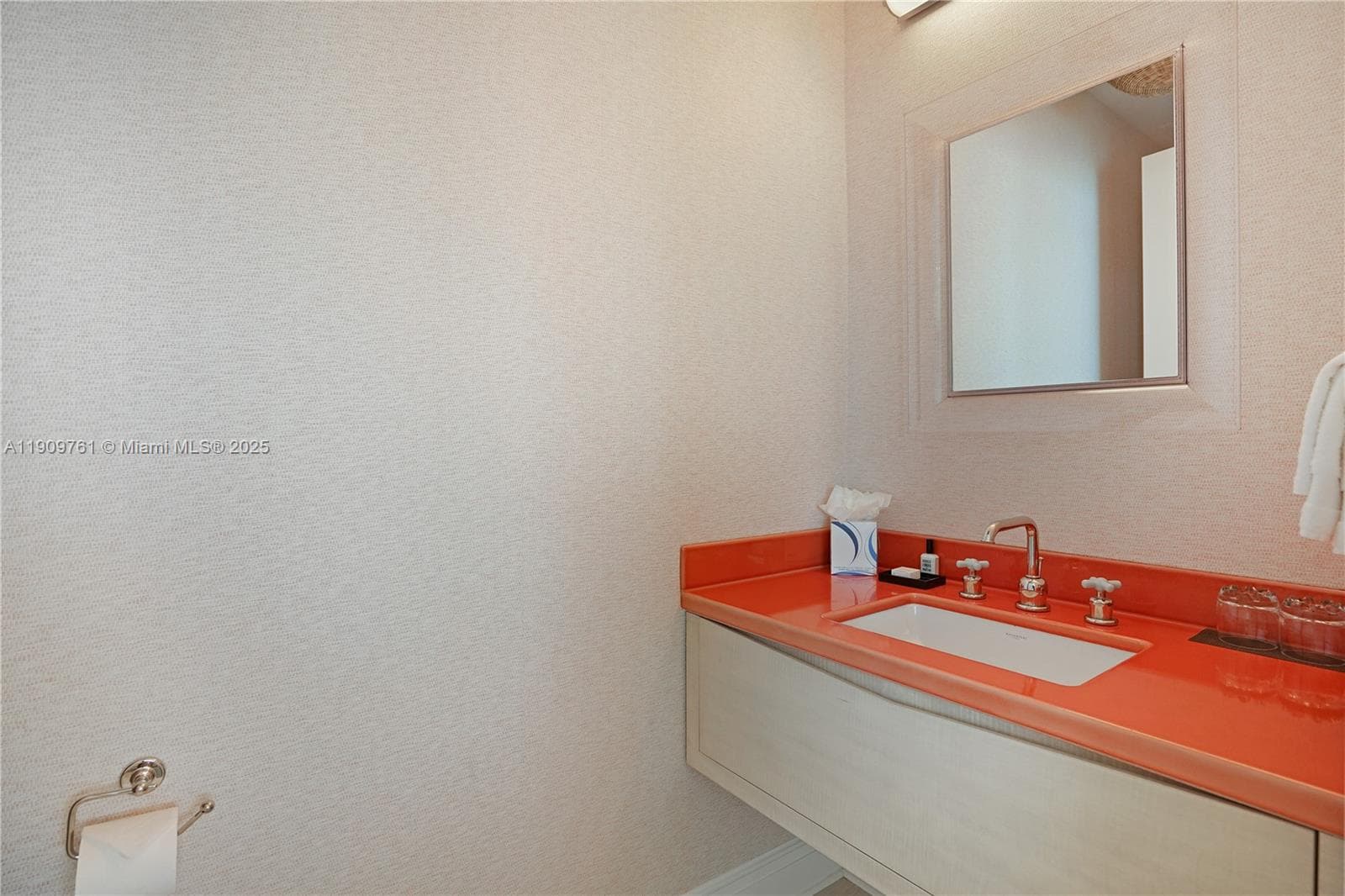 4401 Collins Ave, Miami Beach FL 33140 — 21
