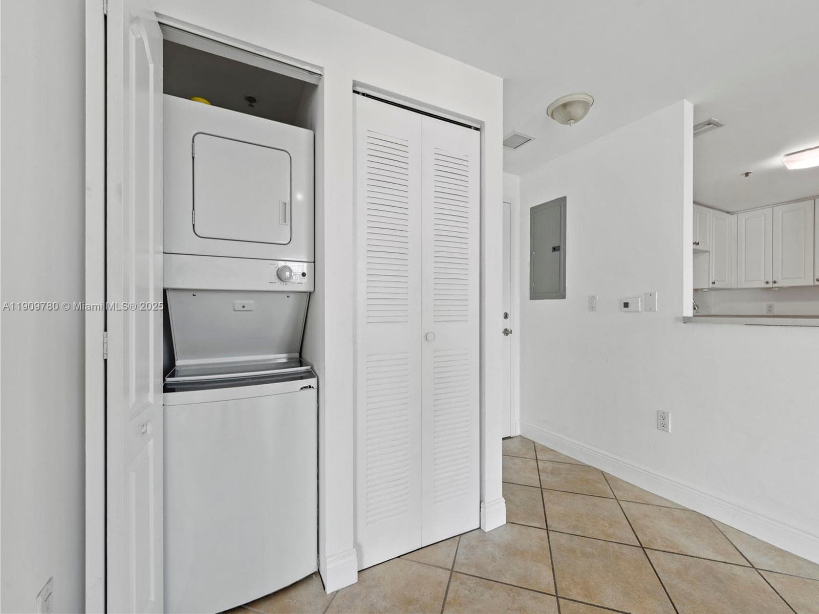 1627 SW 37th Ave # 1103, Miami FL 33145 — 16