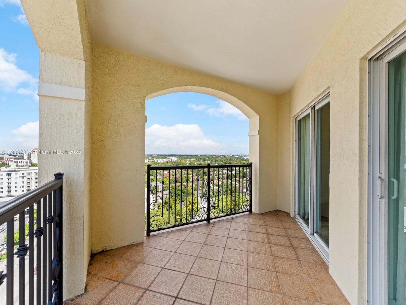 1627 SW 37th Ave # 1103, Miami FL 33145 — 19