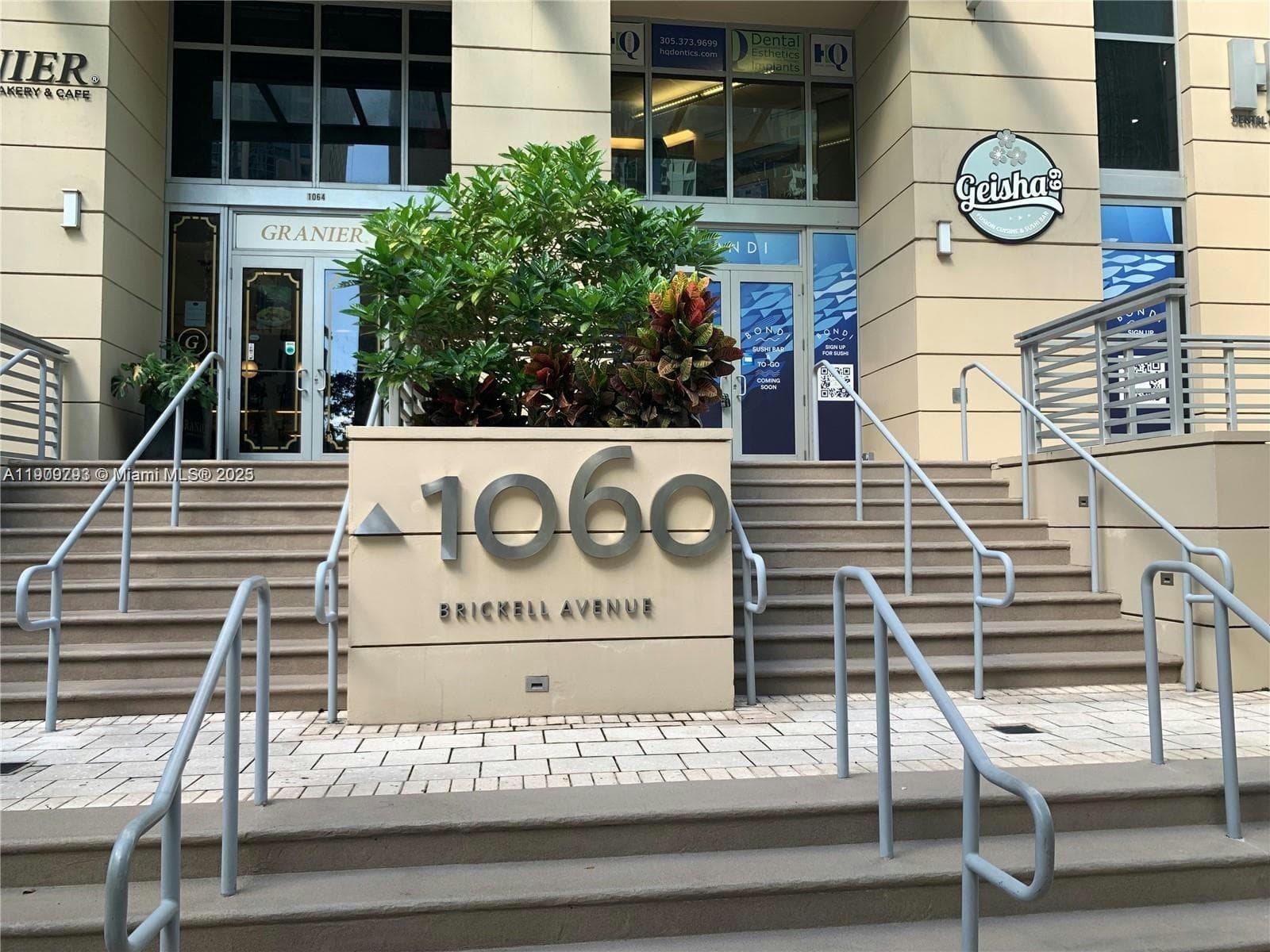 1060 Brickell Ave # 1701, Miami FL 33131 — 1