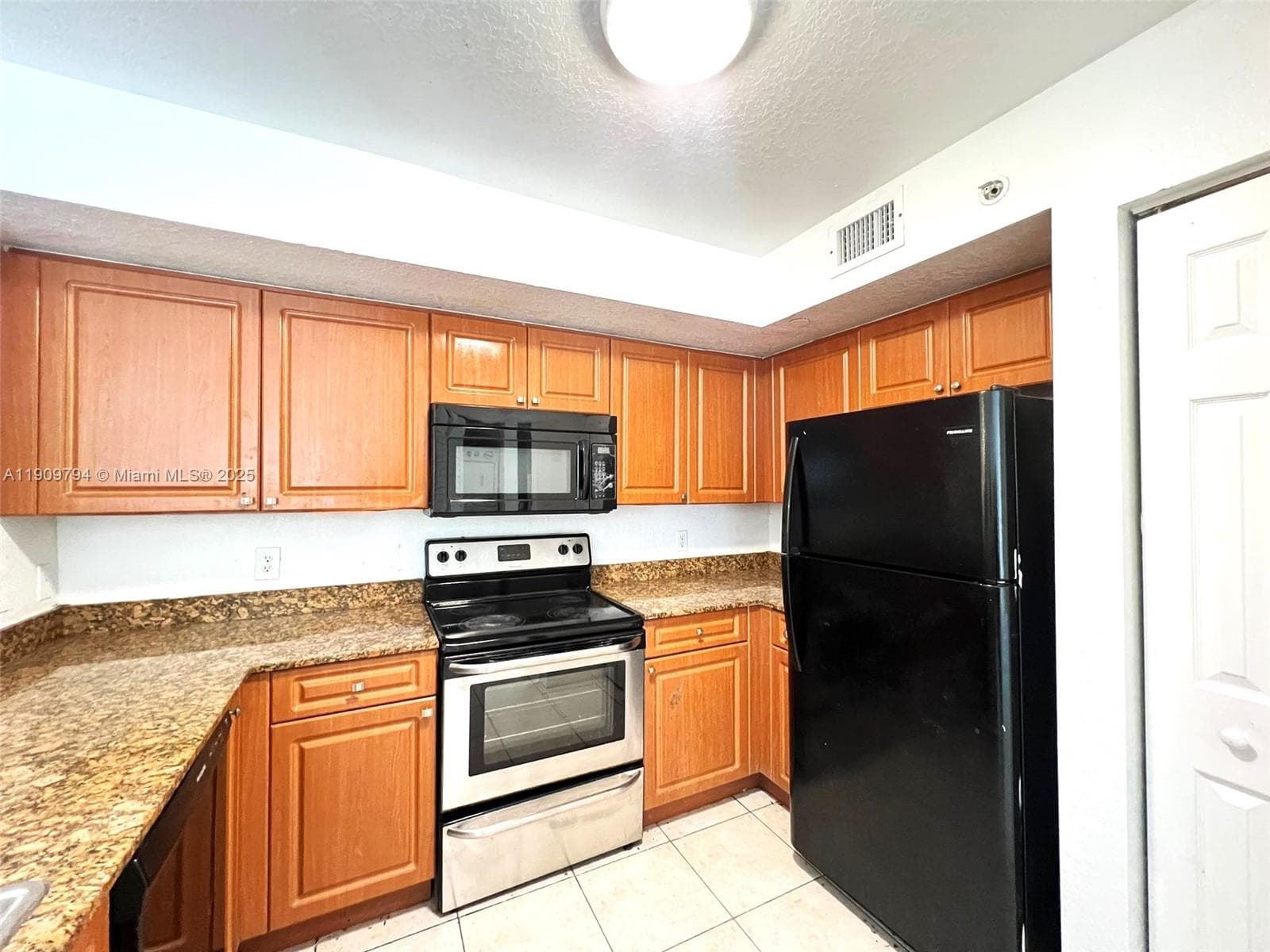 13820 NE 3rd Ct # 109, North Miami FL 33161 — 3