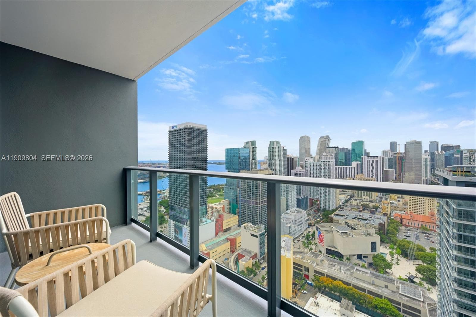 159 NE 6th St # 3706, Miami FL 33132 — 9
