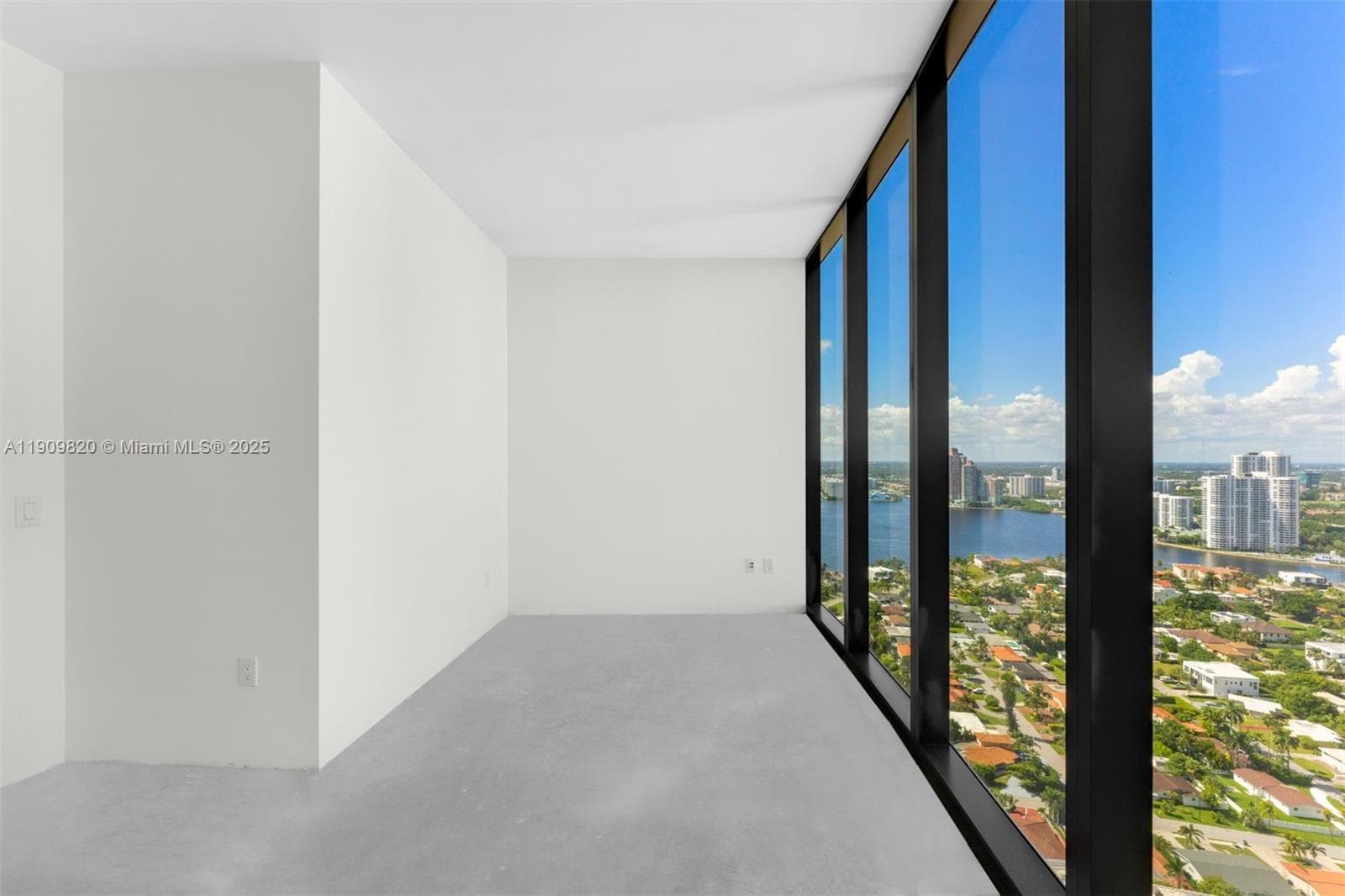 18555 Collins Ave # 3205, Sunny Isles Beach FL 33160 — 32