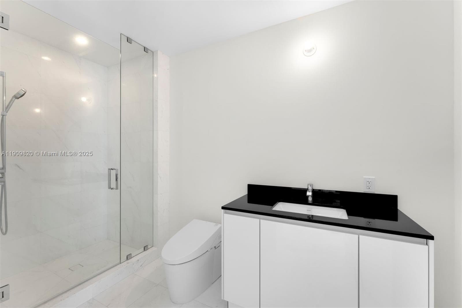 18555 Collins Ave # 3205, Sunny Isles Beach FL 33160 — 39