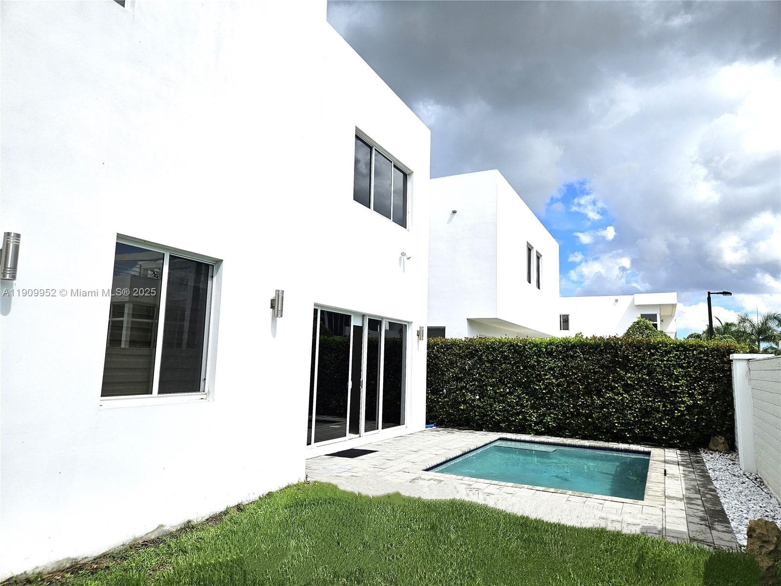 9870 NW 75th Ter, Doral FL 33178 — 12