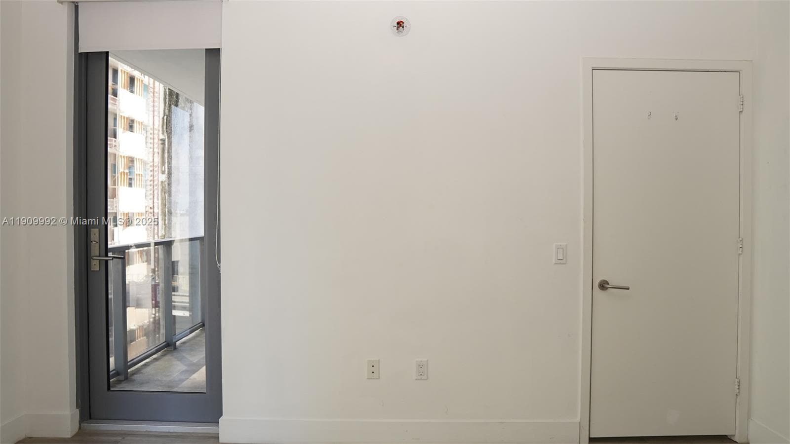 31 SE 6th St # 1108, Miami FL 33131 — 17