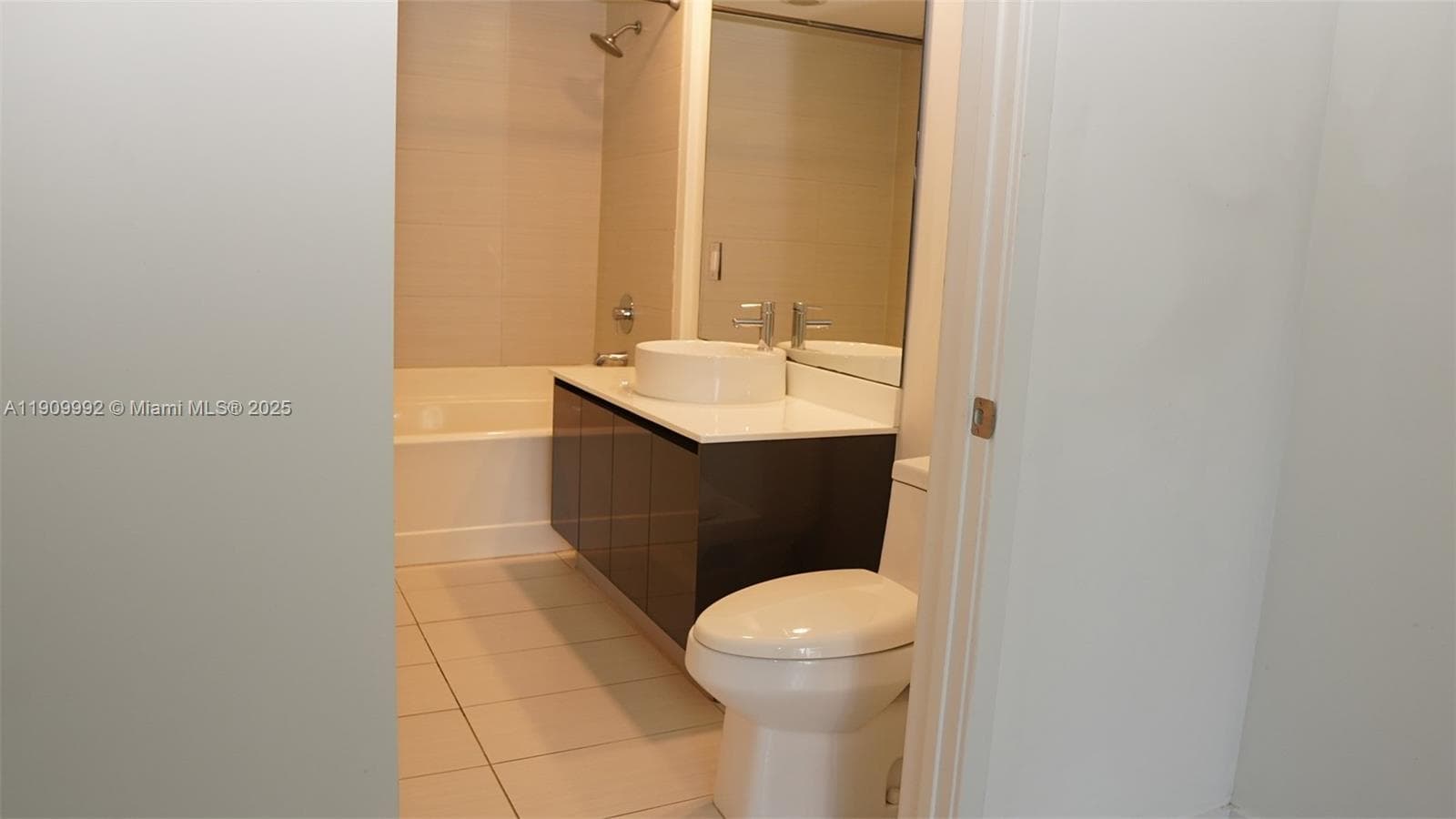 31 SE 6th St # 1108, Miami FL 33131 — 14