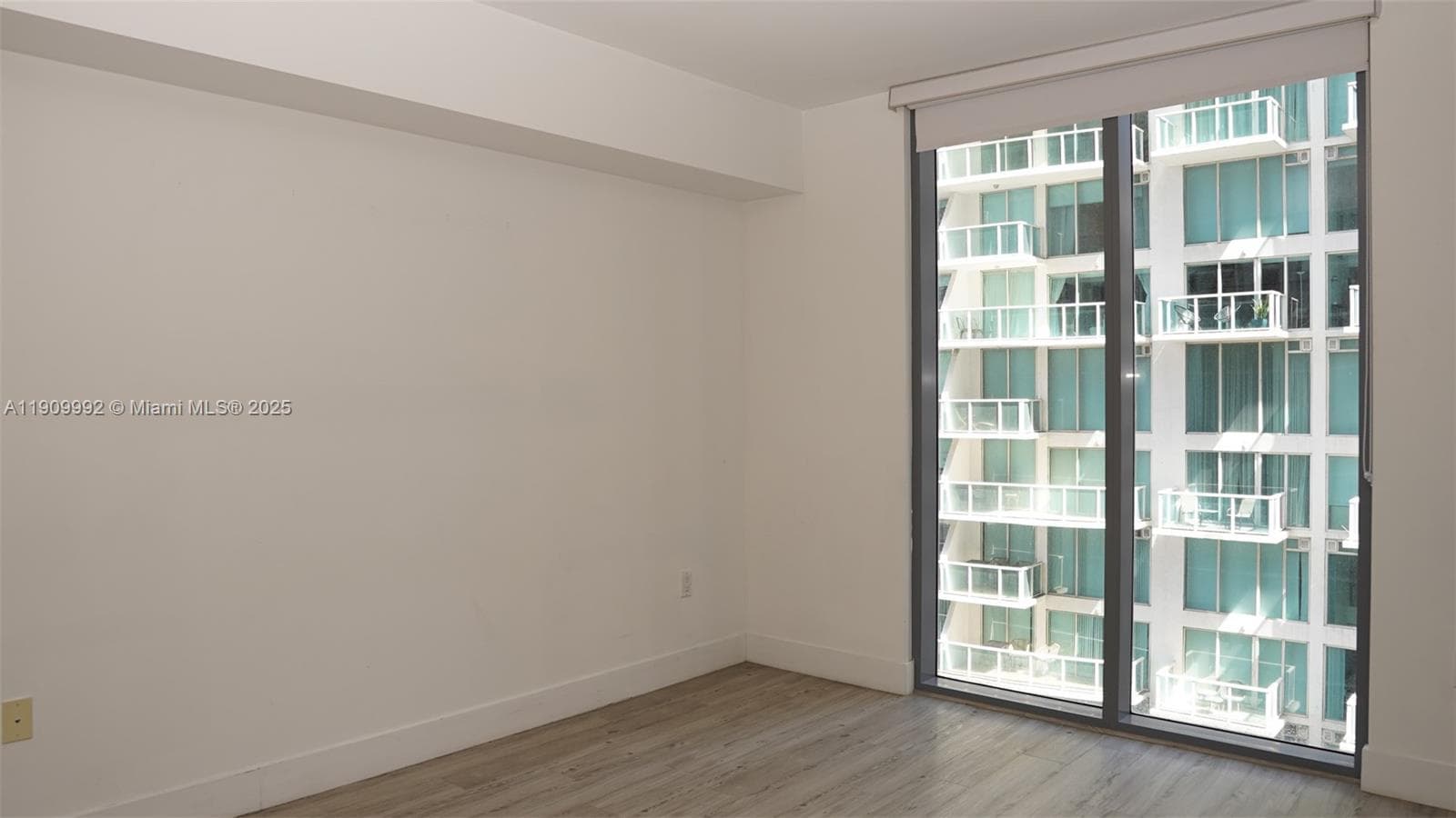 31 SE 6th St # 1108, Miami FL 33131 — 15