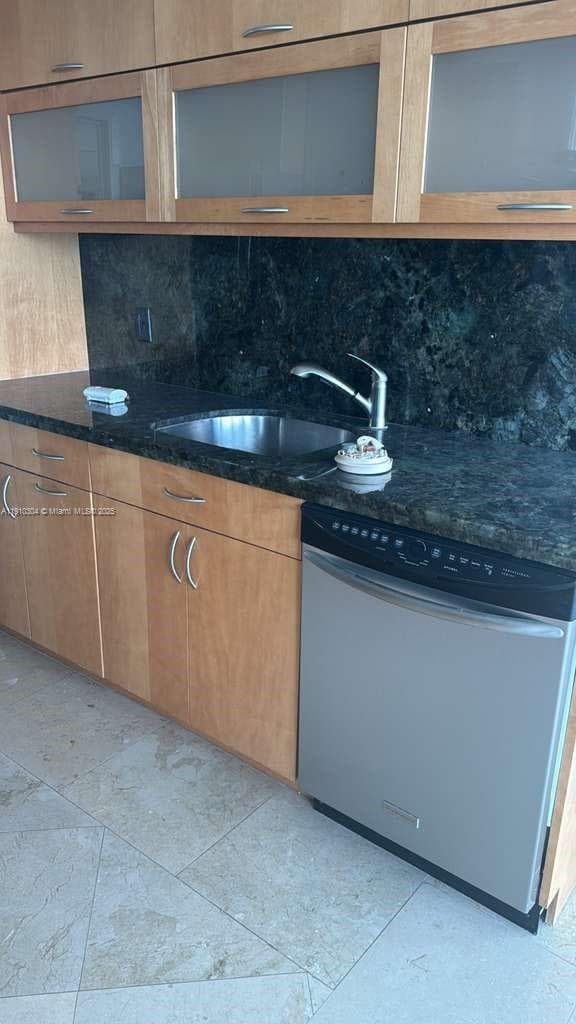 5025 Collins Ave # 1602, Miami Beach FL 33140 — 23