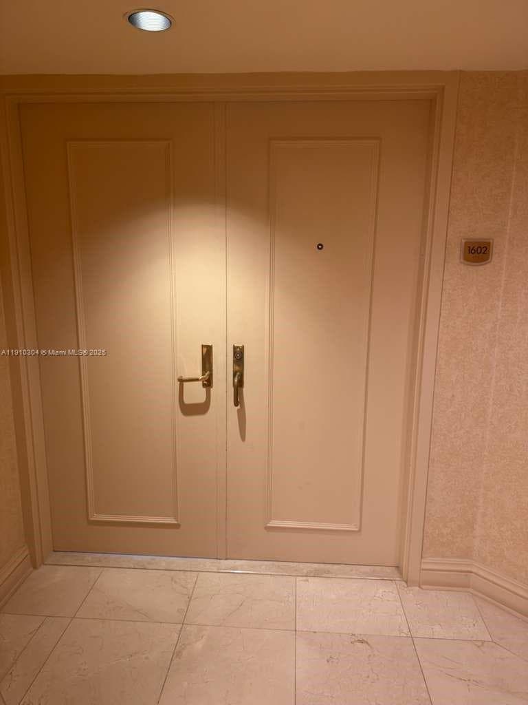 5025 Collins Ave # 1602, Miami Beach FL 33140 — 27