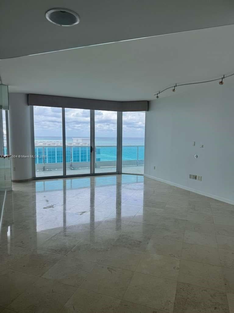 5025 Collins Ave # 1602, Miami Beach FL 33140 — 1