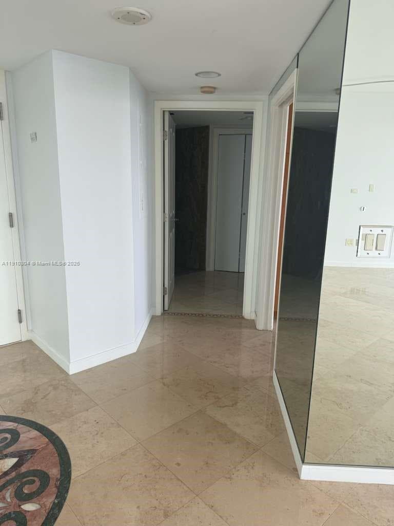 5025 Collins Ave # 1602, Miami Beach FL 33140 — 24
