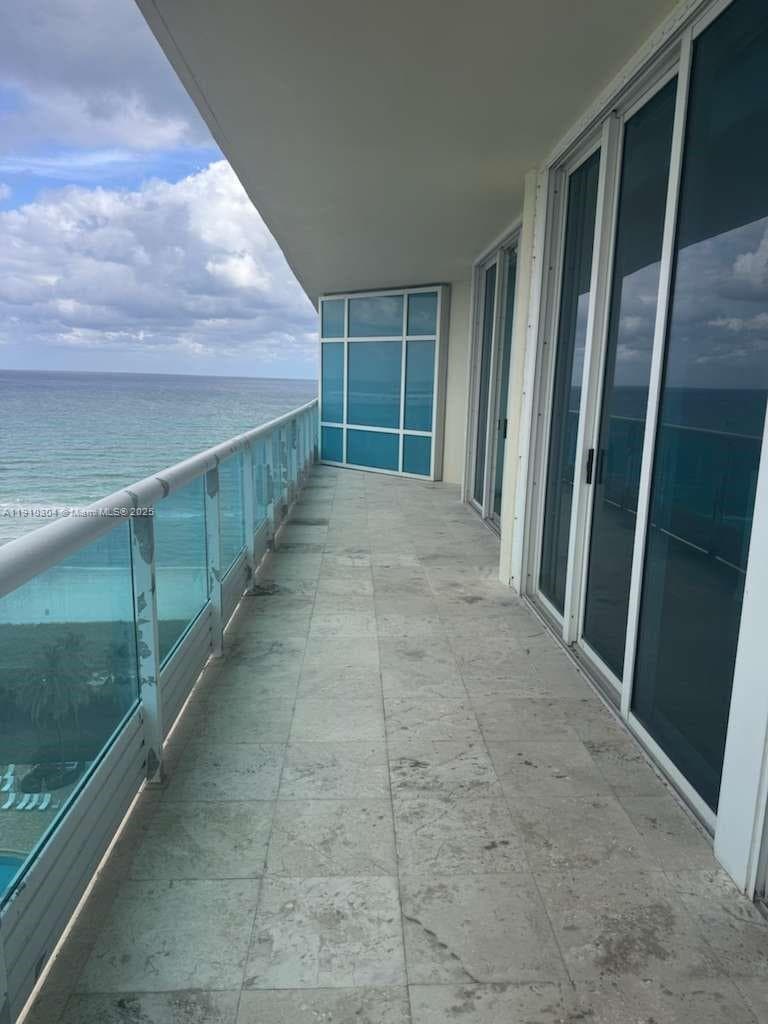 5025 Collins Ave # 1602, Miami Beach FL 33140 — 18