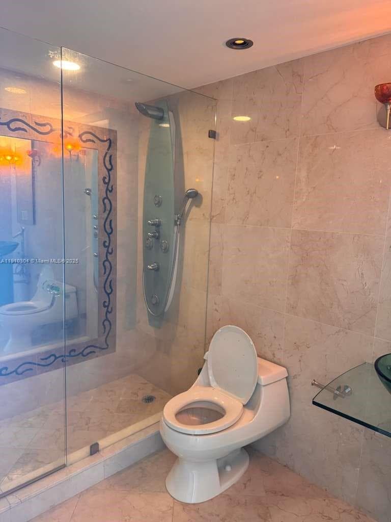 5025 Collins Ave # 1602, Miami Beach FL 33140 — 11