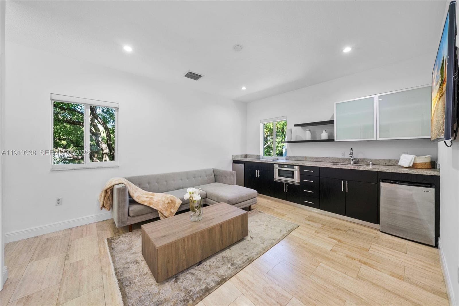 6300 Allison Rd, Miami Beach FL 33141 — 25