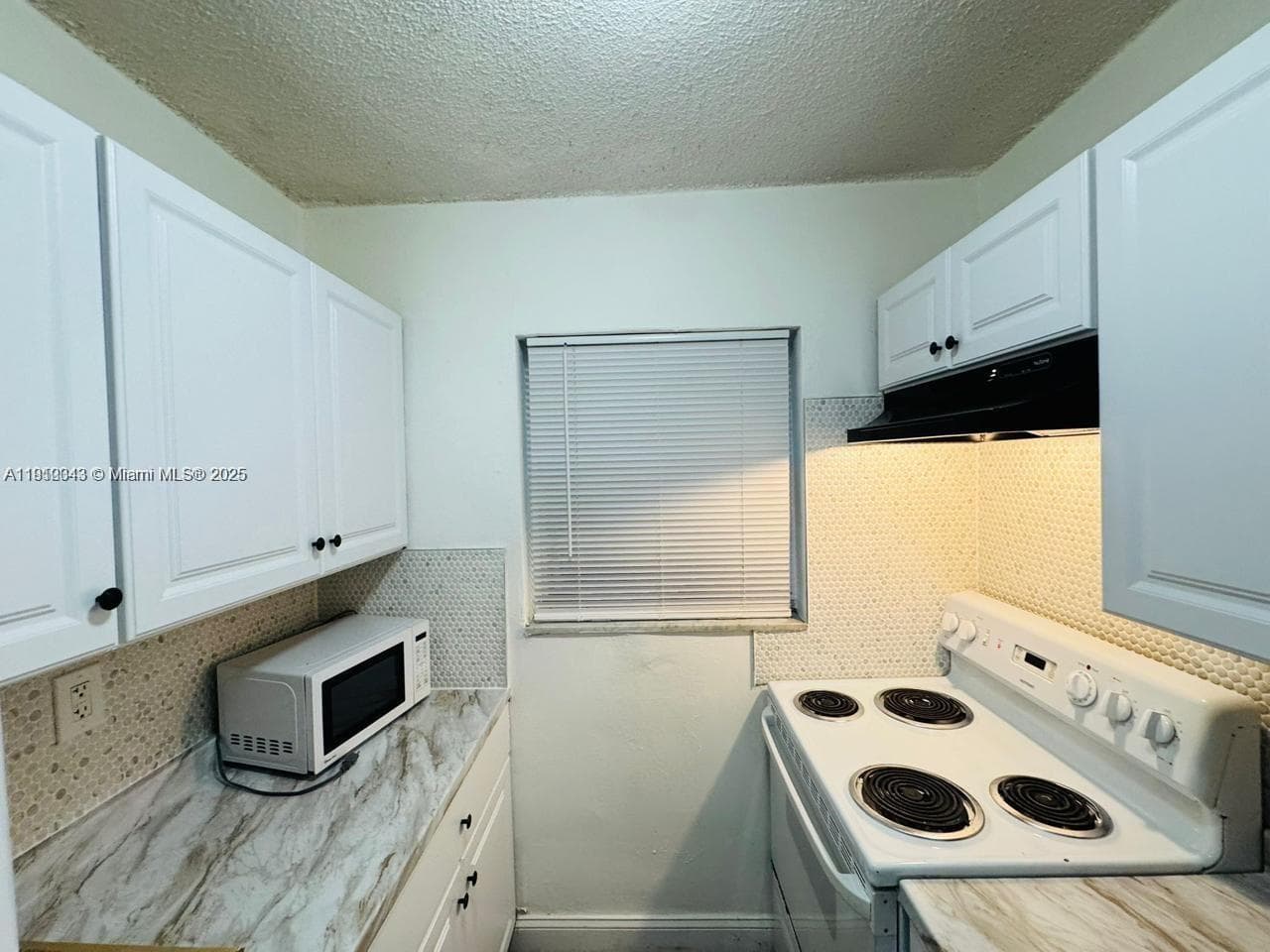 932 NW 5th St, Miami FL 33128 — 6