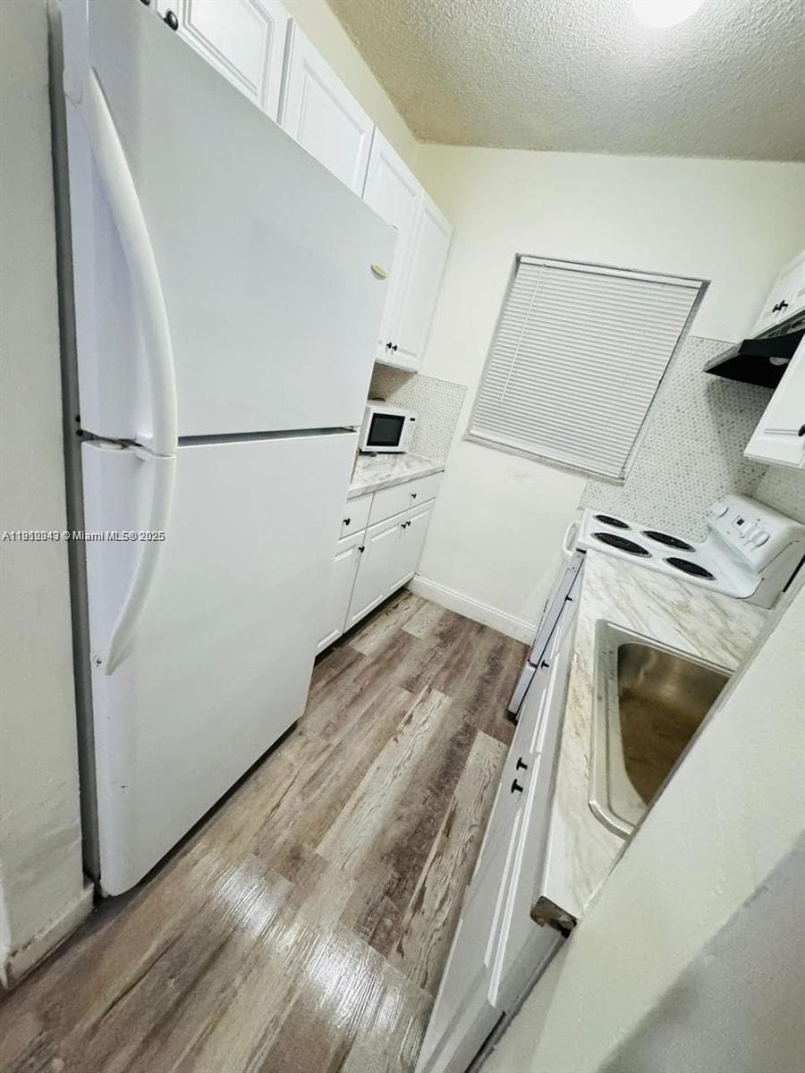 932 NW 5th St, Miami FL 33128 — 13