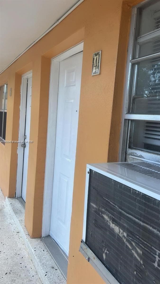 932 NW 5th St, Miami FL 33128 — 15