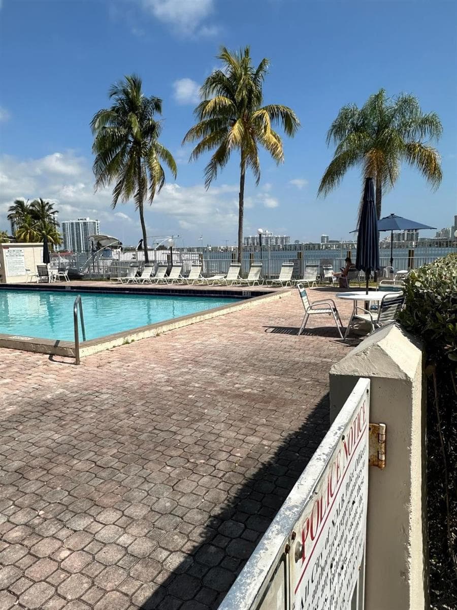 2821 NE N Miami Beach Boulevard # 3M, North Miami Beach FL 33160 — 6