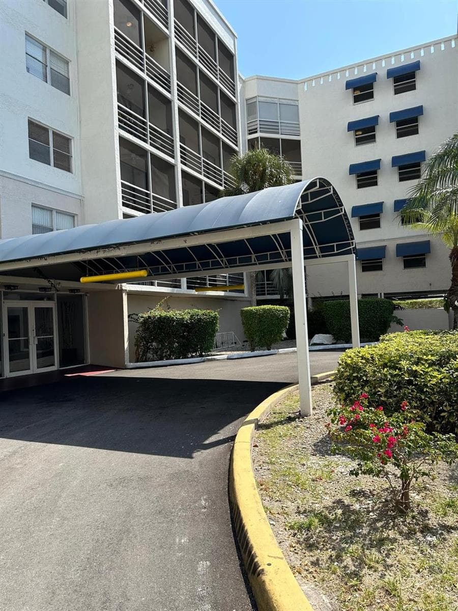 2821 NE N Miami Beach Boulevard # 3M, North Miami Beach FL 33160 — 7