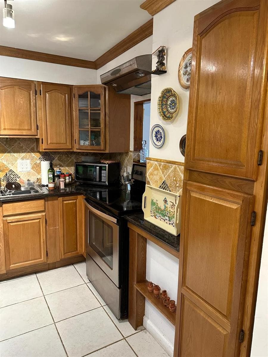 2821 NE N Miami Beach Boulevard # 3M, North Miami Beach FL 33160 — 8