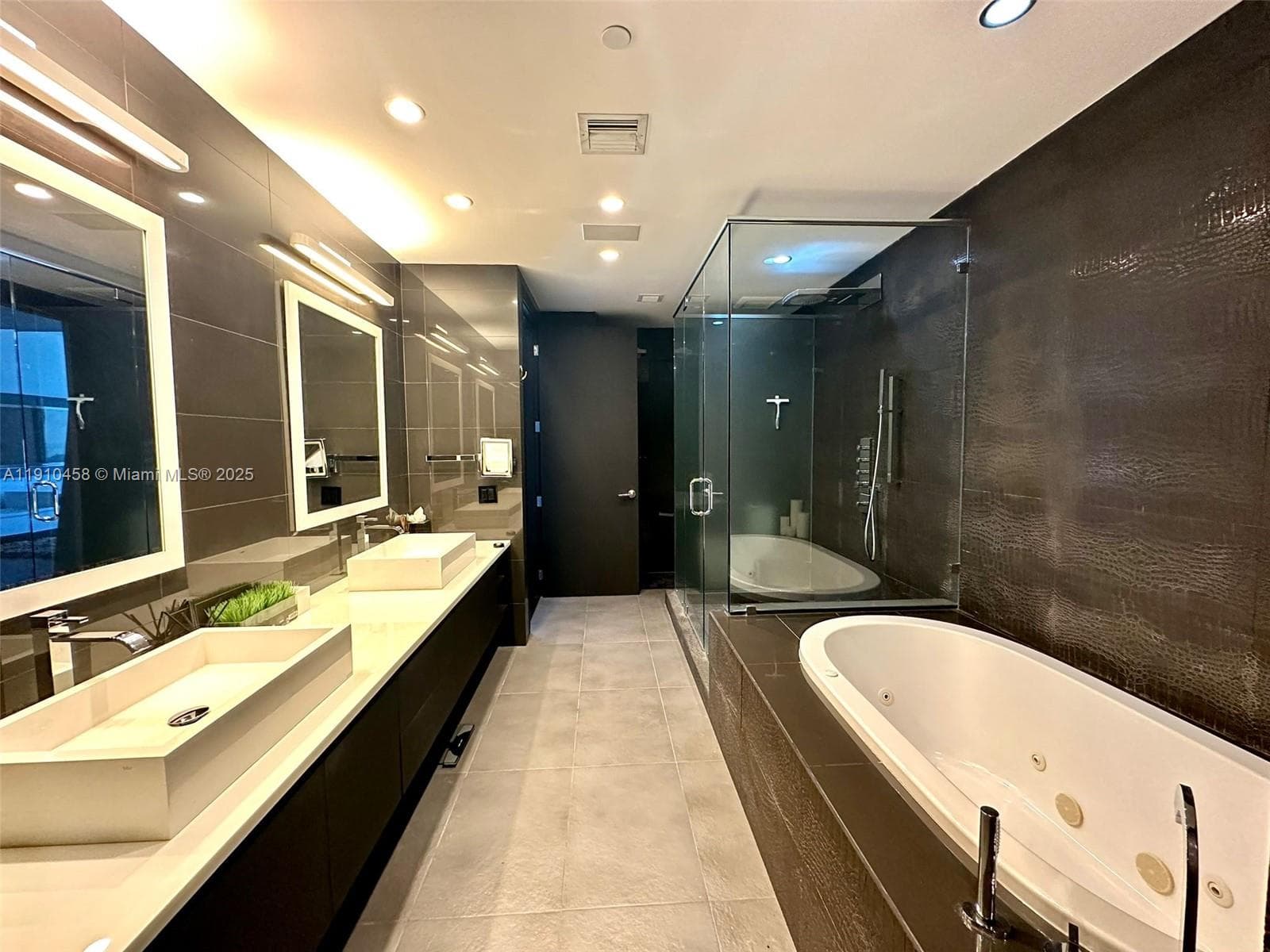 Millennium Tower Residenc, Miami, FL — 6