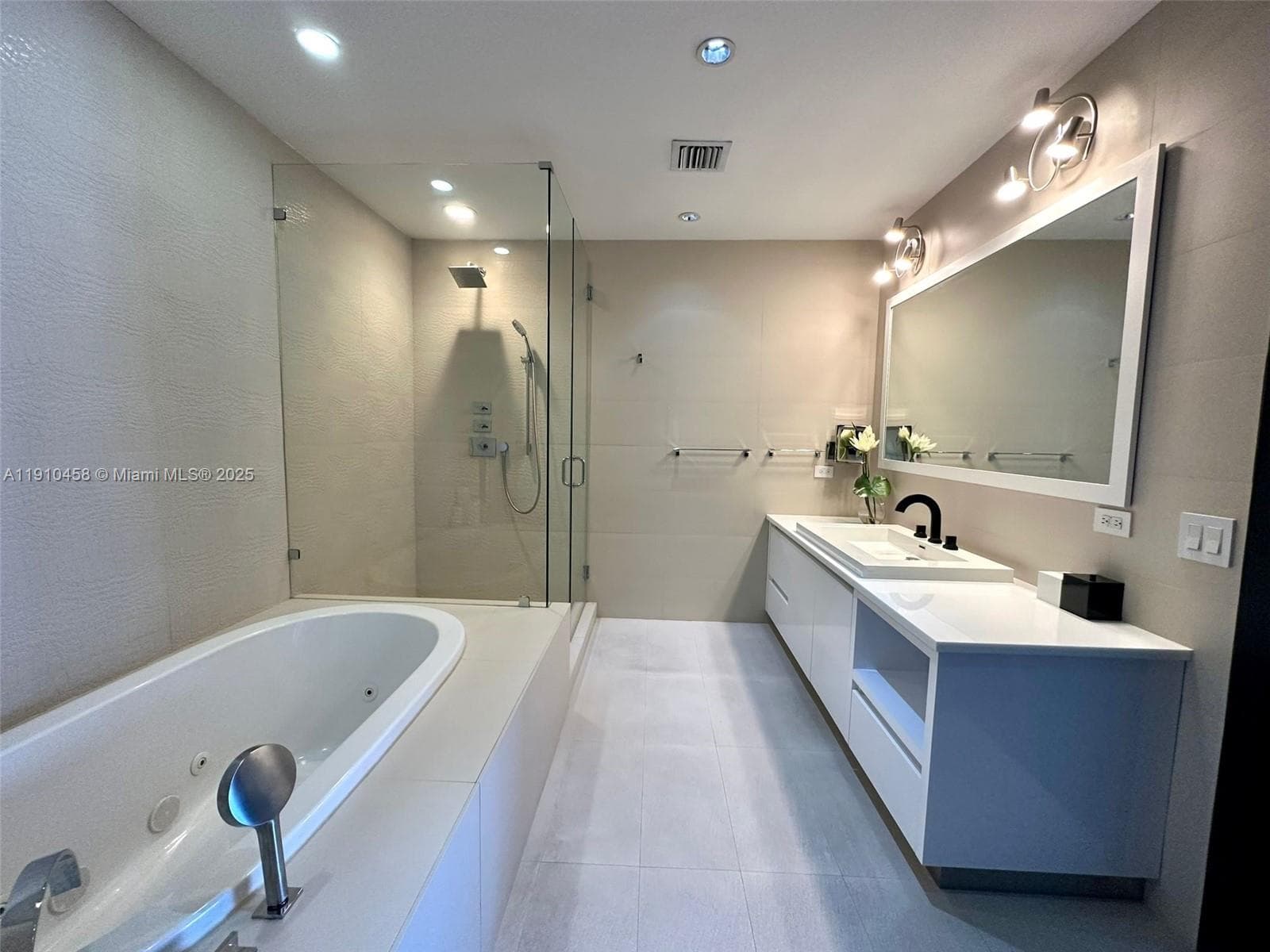 Millennium Tower Residenc, Miami, FL — 19