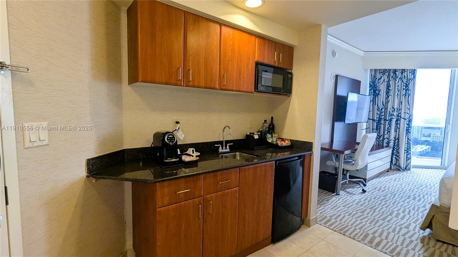 18001 Collins Ave # 2115, Sunny Isles Beach FL 33160 — 24