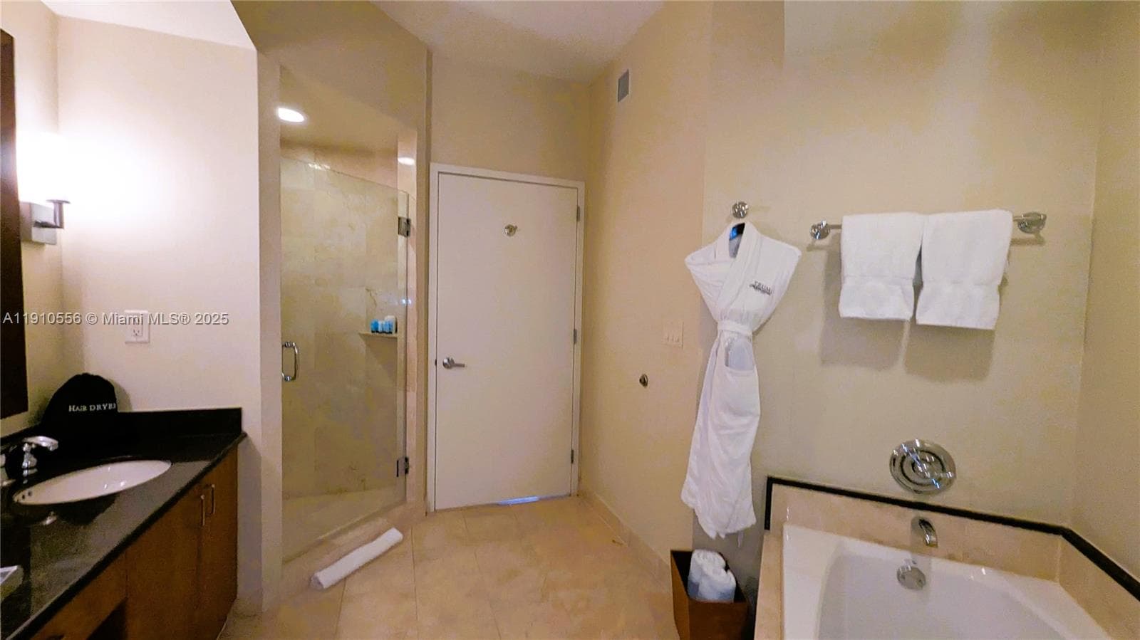18001 Collins Ave # 2115, Sunny Isles Beach FL 33160 — 18
