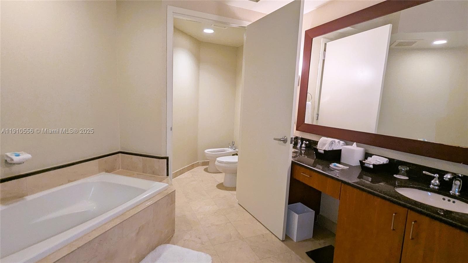 18001 Collins Ave # 2115, Sunny Isles Beach FL 33160 — 19