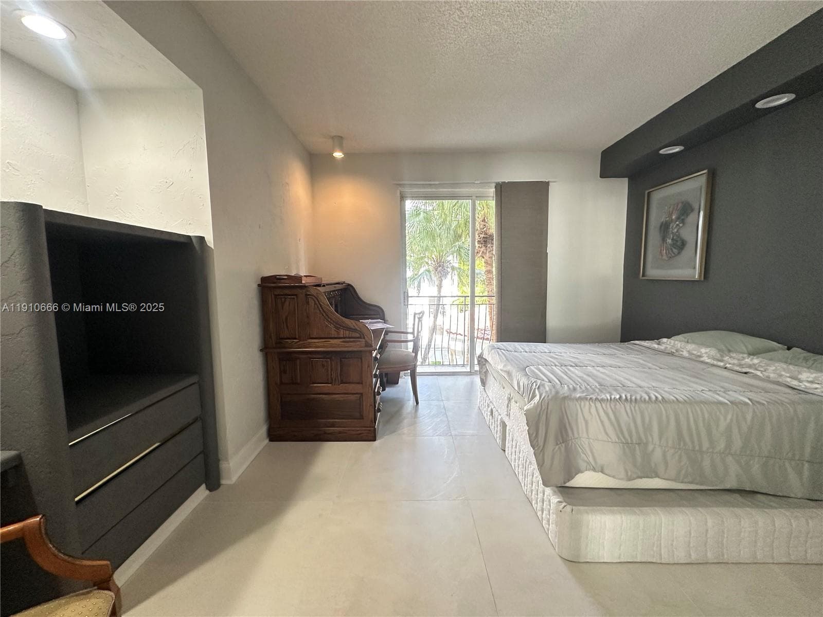 3900 Island Blvd # 303, Aventura FL 33160 — 33