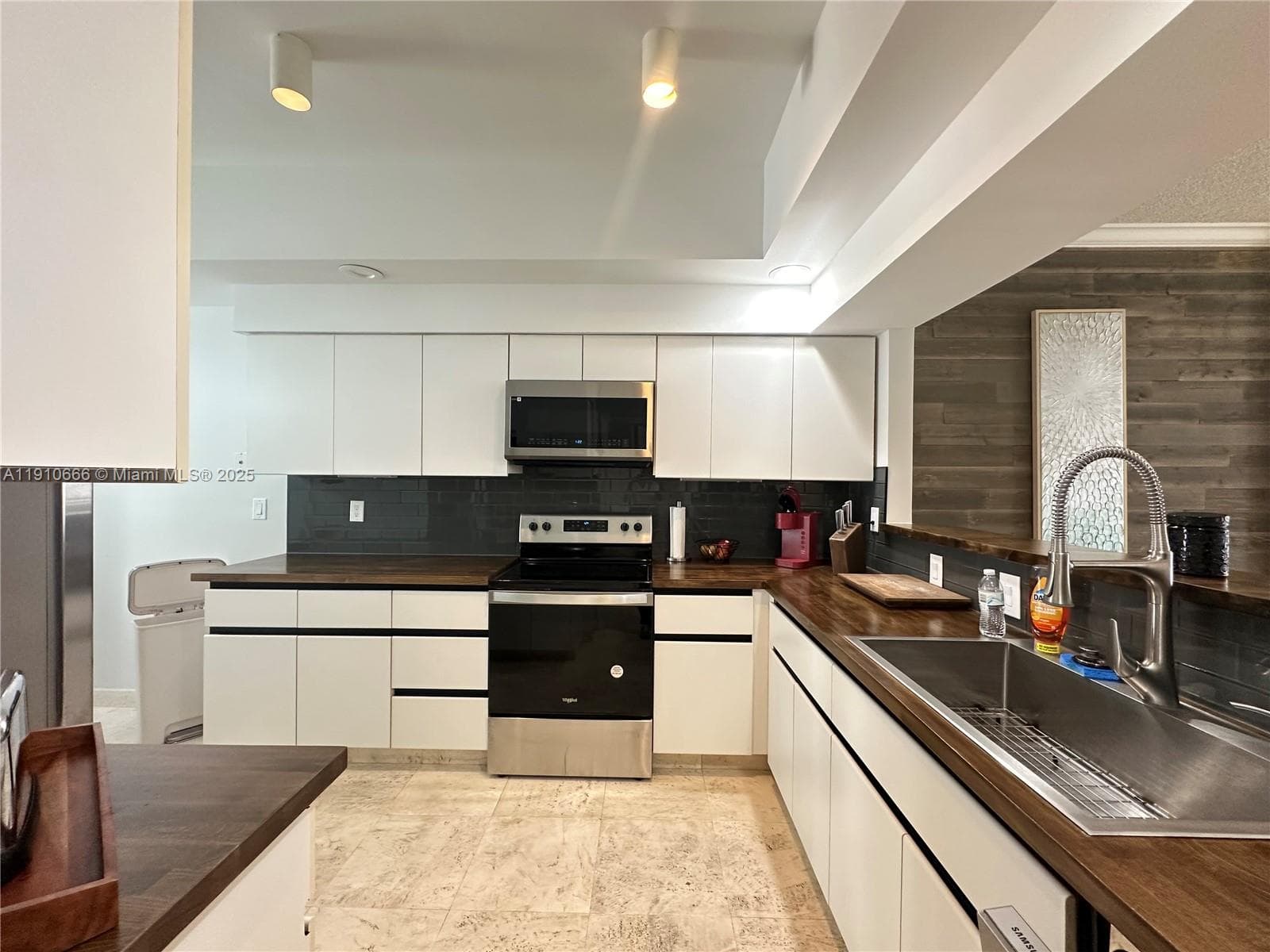 3900 Island Blvd # 303, Aventura FL 33160 — 14