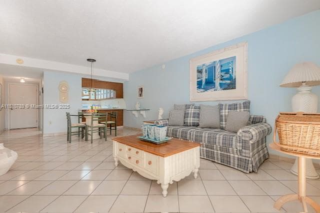 1890 W 56th St # 1423, Hialeah FL 33012 — 2