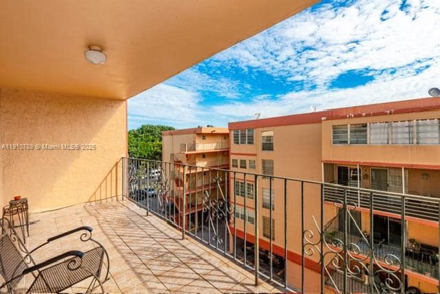 1890 W 56th St # 1423, Hialeah FL 33012 — 22