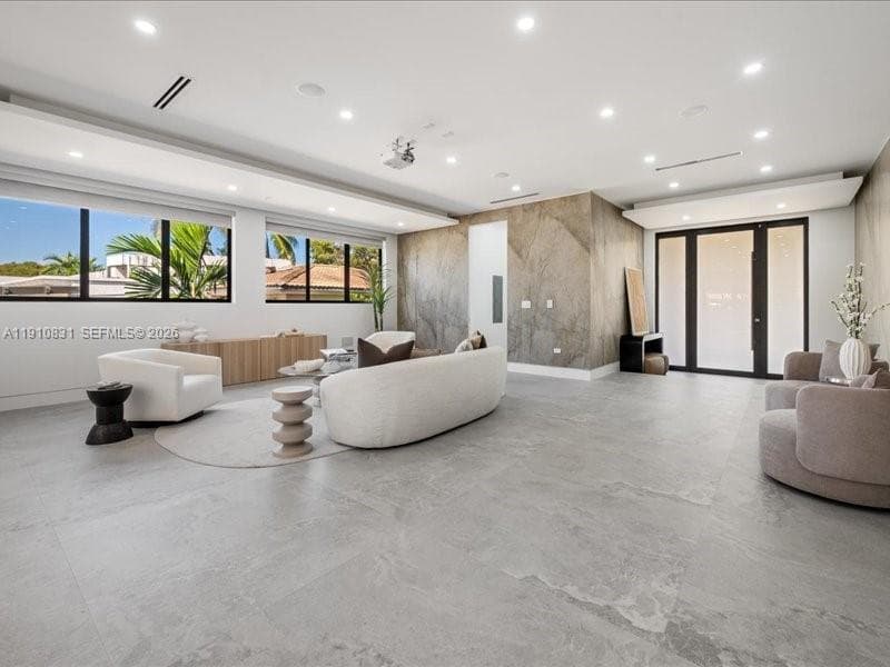 270 N Shore Dr, Miami Beach FL 33141 — 9